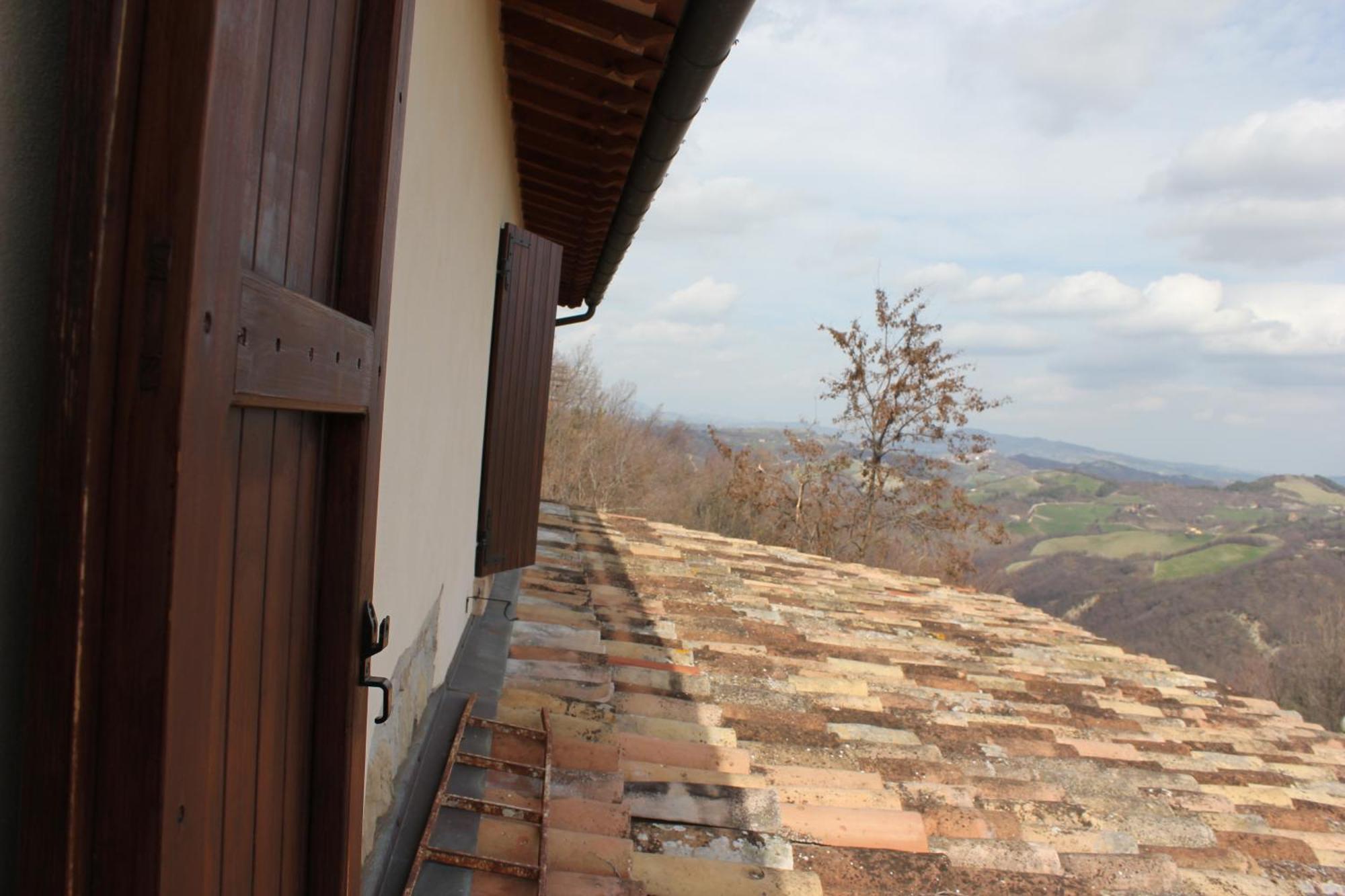 Agriturismo La Valle Del Vento Urbino Bagian luar foto