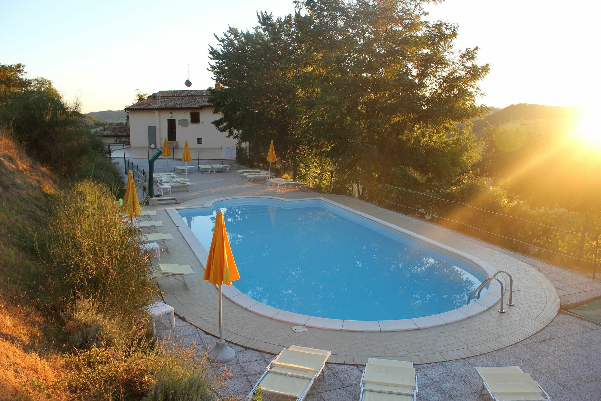 Agriturismo La Valle Del Vento Urbino Bagian luar foto